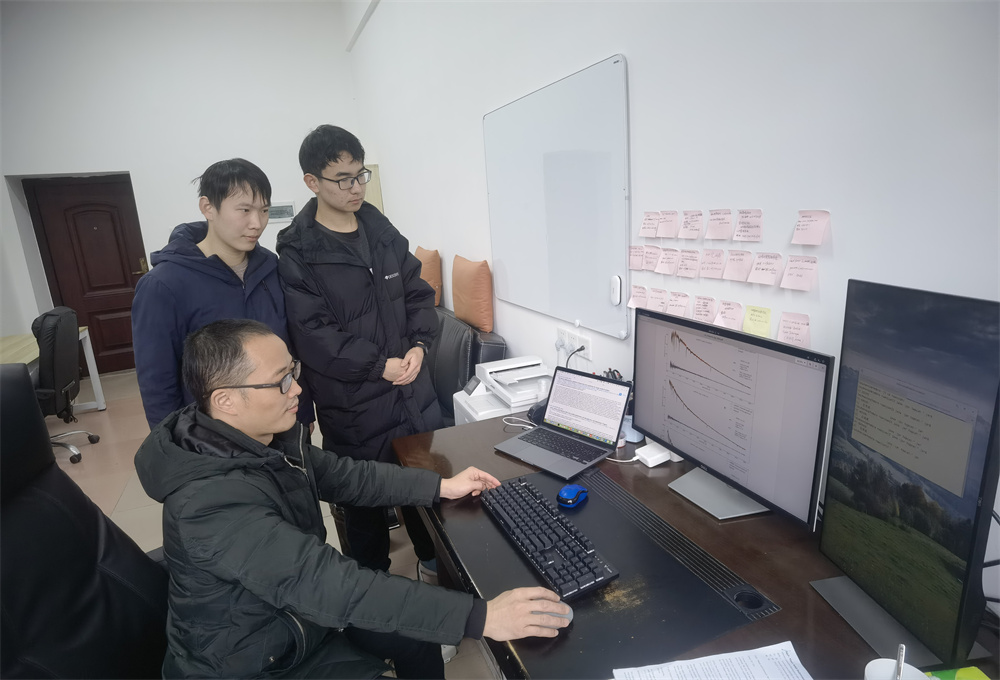 物理与光电工程学院 物理与光电工程学院